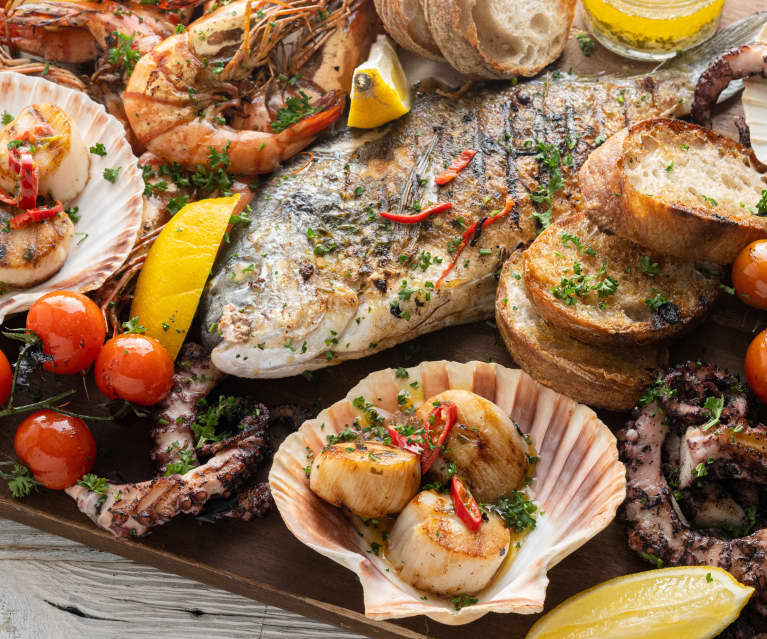 Tabla de marisco y pescado a la parrilla