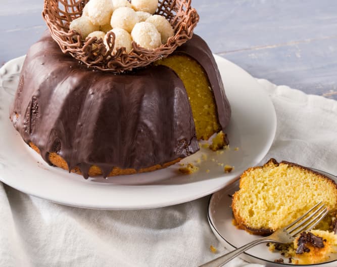 Tarta de Pascua de zanahoria y tres chocolates al aceite de oliva extra virgen