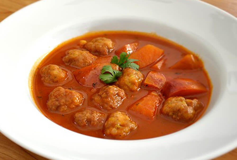 ALBÓNDIGAS CON SALSA DE TOMATE