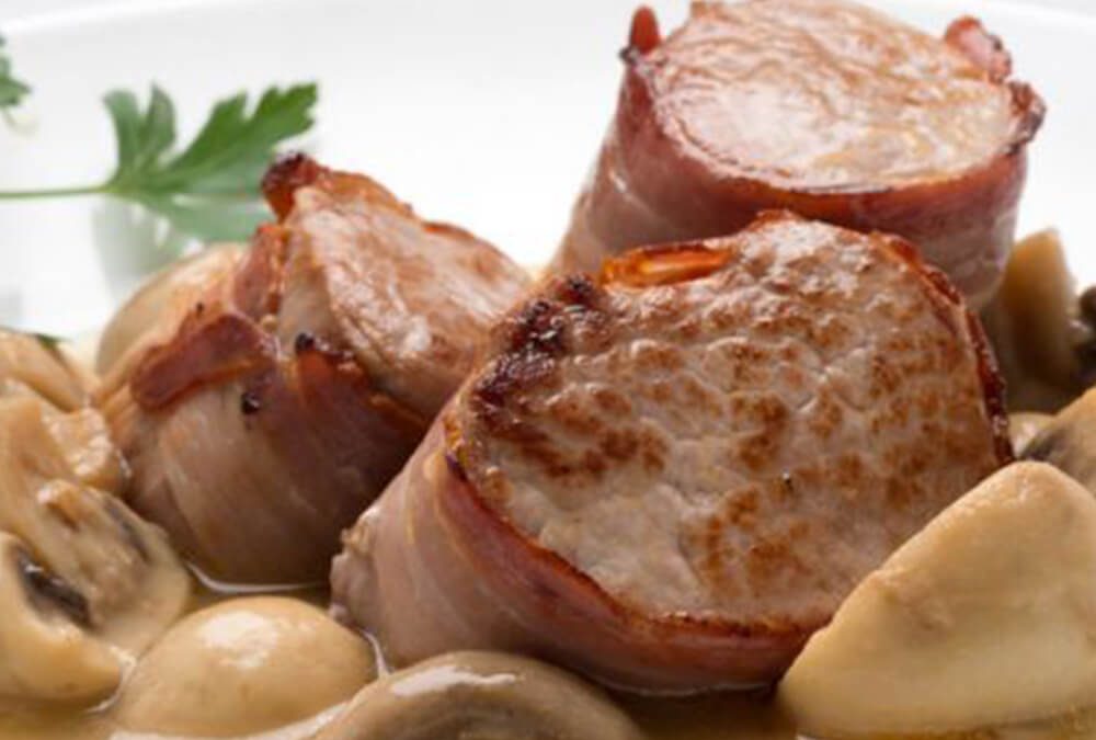 FILETE DE CERDO CON SALSA DE CHAMPIÑONES Y VINO