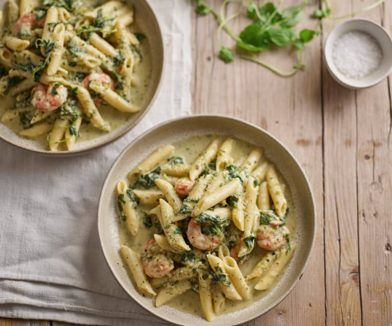 Pasta con salsa de zapallito italiano, langostinos y espinacas